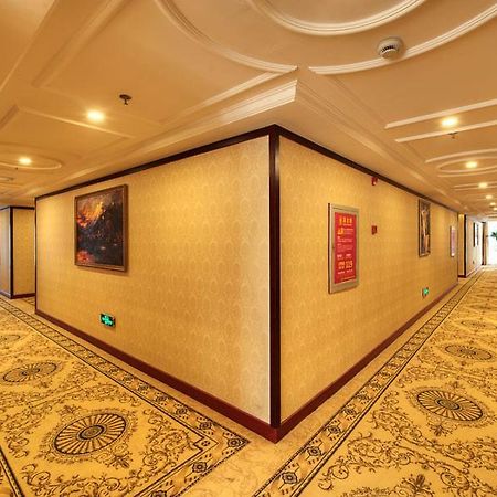Vienna Hotel Shanghai Happy Valley Songjiang Exterior foto