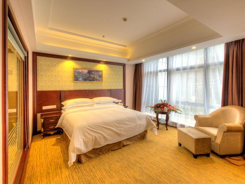 Vienna Hotel Shanghai Happy Valley Songjiang Exterior foto